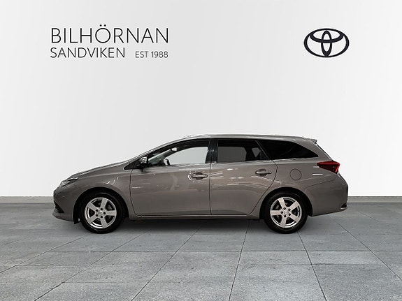 Toyota Auris 3 of 11
