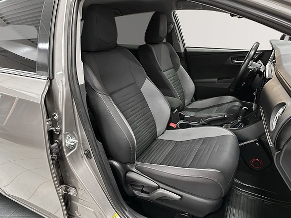 Toyota Auris 6 of 11
