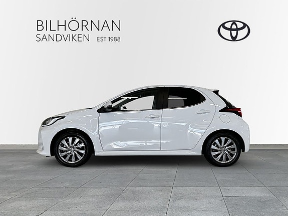 Toyota Yaris 8 of 23