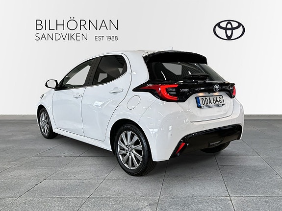 Toyota Yaris 6 of 23