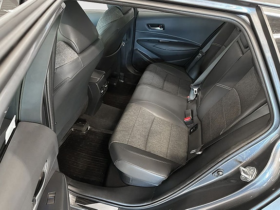 Toyota Corolla 14 of 21