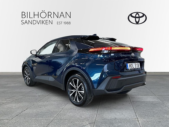 Toyota C-HR 3 of 21