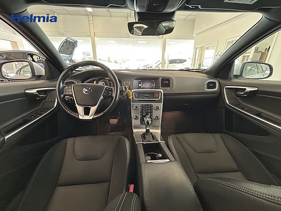 Volvo S60 7 of 9
