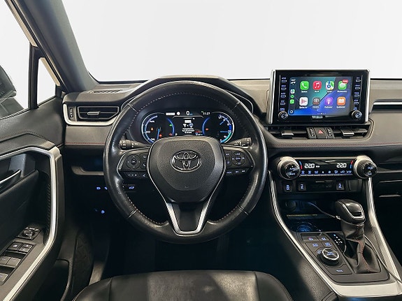 Toyota RAV4 11 of 13