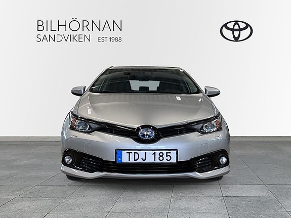 Toyota Auris 12 of 22
