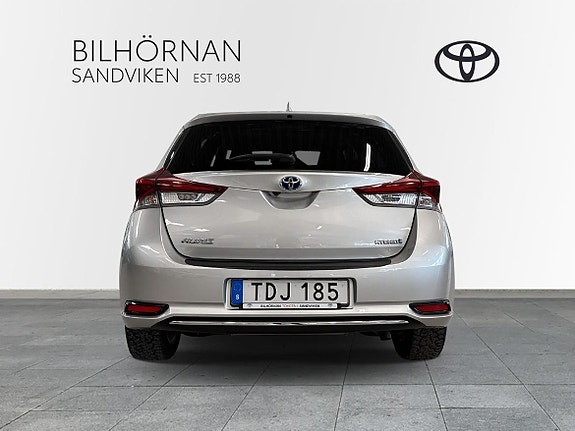 Toyota Auris 10 of 22