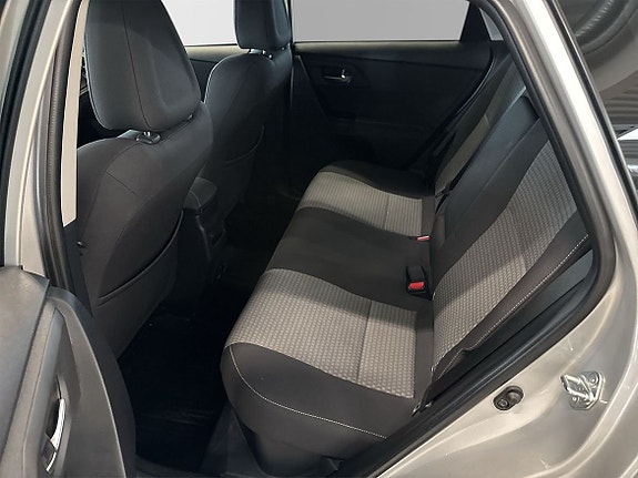 Toyota Auris 16 of 22