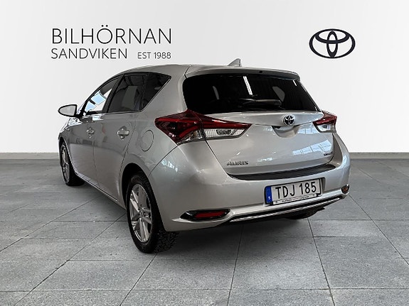 Toyota Auris 6 of 22