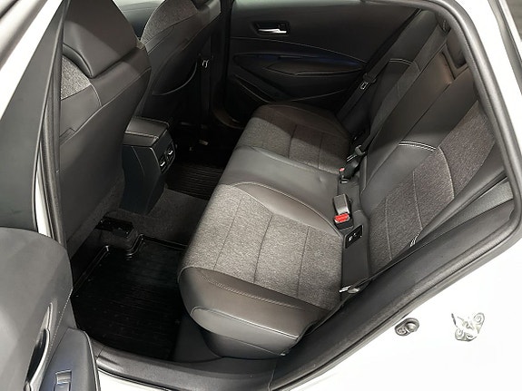 Toyota Corolla 16 of 23