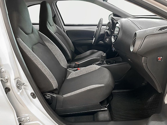 Toyota Aygo X 7 of 12