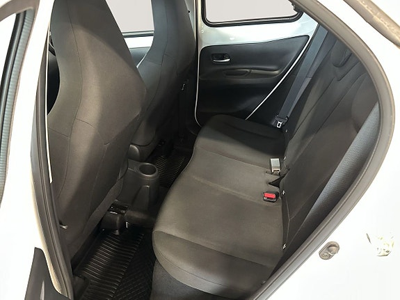 Toyota Aygo X 8 of 12