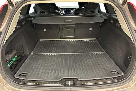 Volvo V60 12 of 22