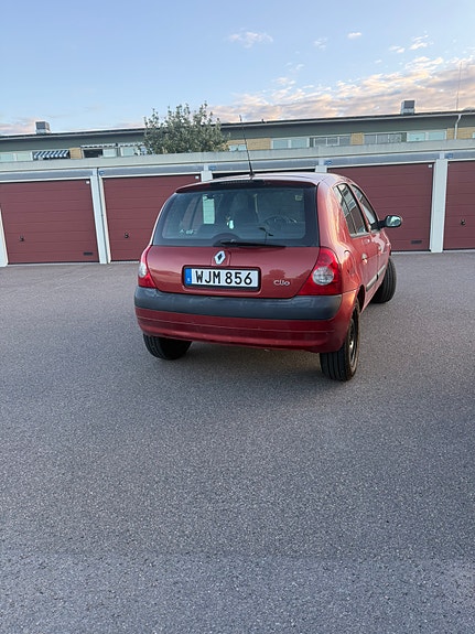 Renault Clio 3 of 6
