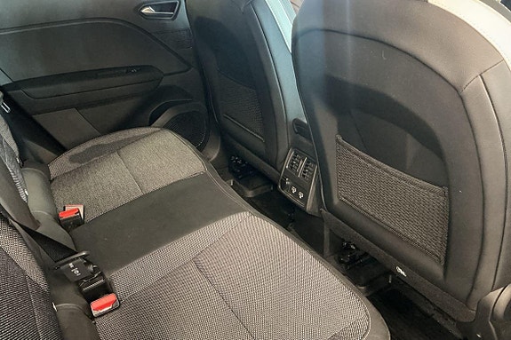 Renault Captur 16 of 24