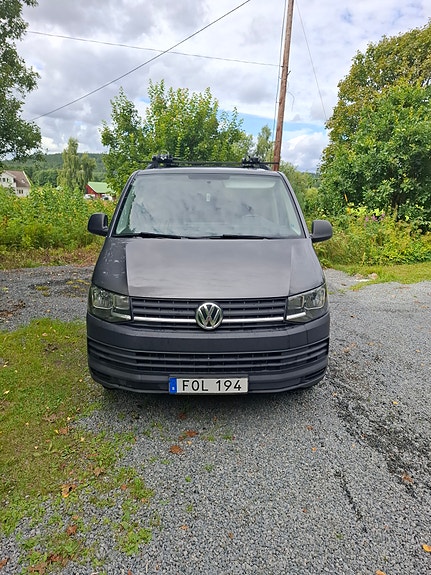 Volkswagen Caravelle 3 of 9