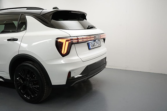Lynk & Co 01 3 of 15