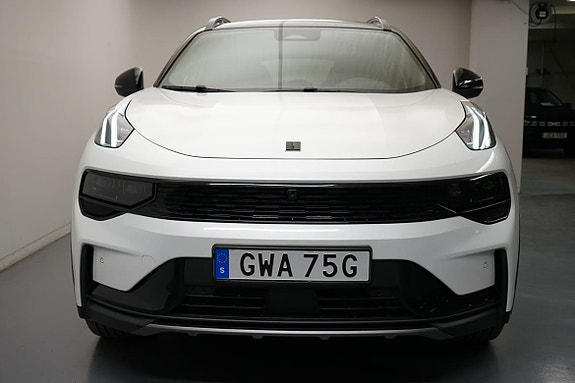 Lynk & Co 01 14 of 15