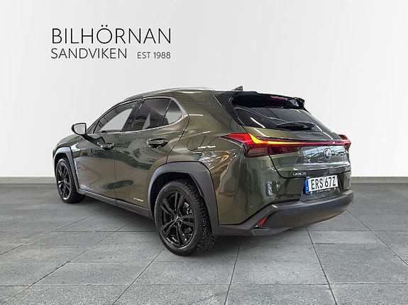 Lexus UX250h 2 of 11