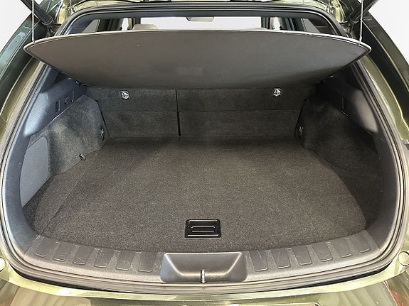 Lexus UX250h 10 of 11