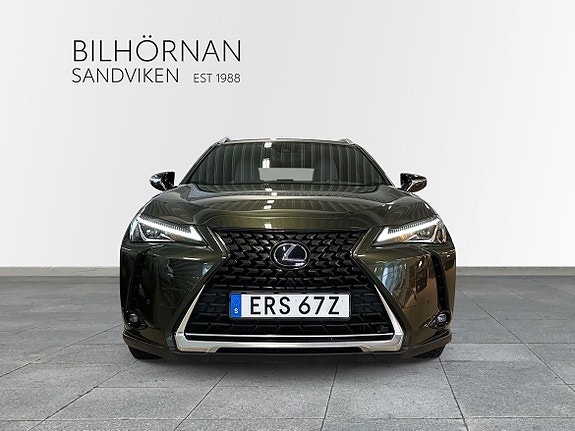 Lexus UX250h 5 of 11