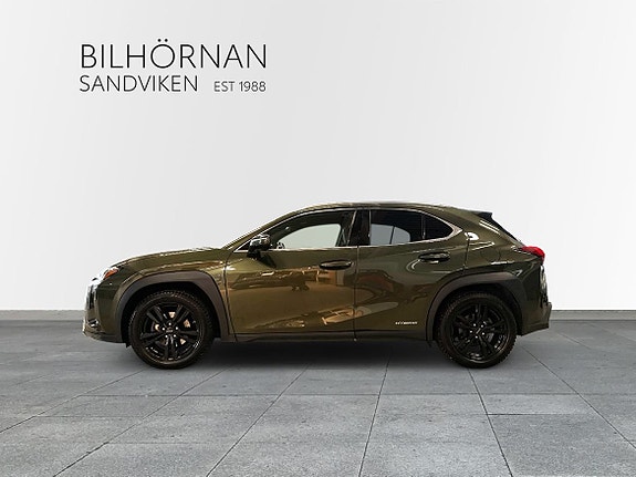 Lexus UX250h 3 of 11