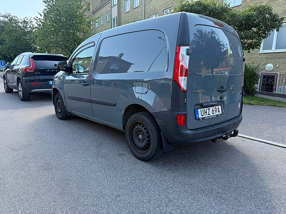 Nissan NV250 4 of 5
