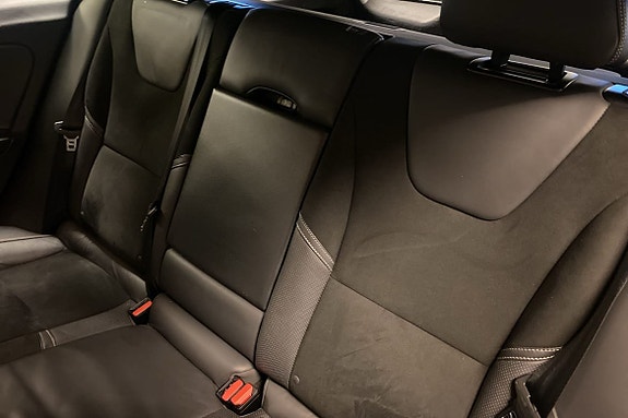 Volvo V60 17 of 29