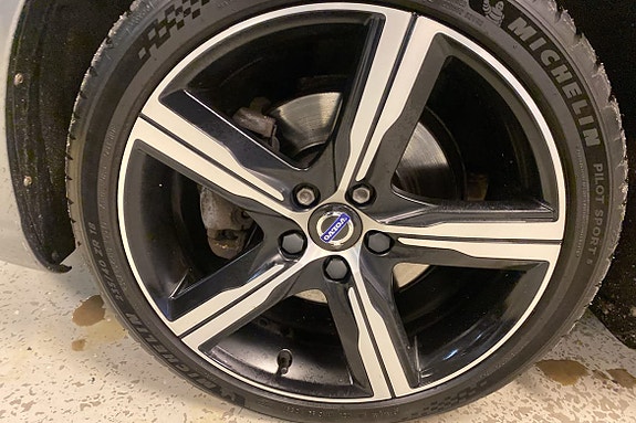 Volvo V60 13 of 29