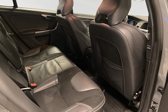 Volvo V60 11 of 29