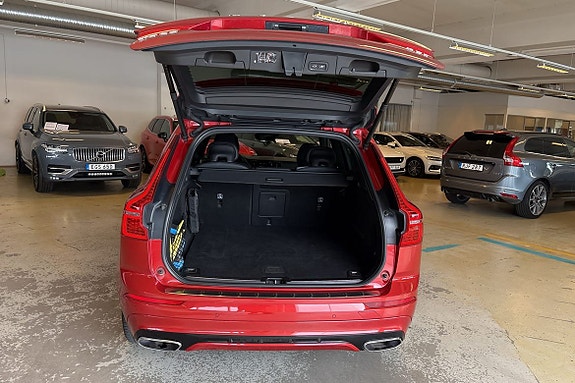 Volvo XC60 14 of 30