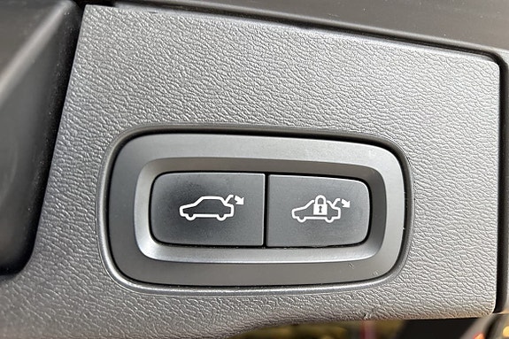 Volvo XC60 15 of 30