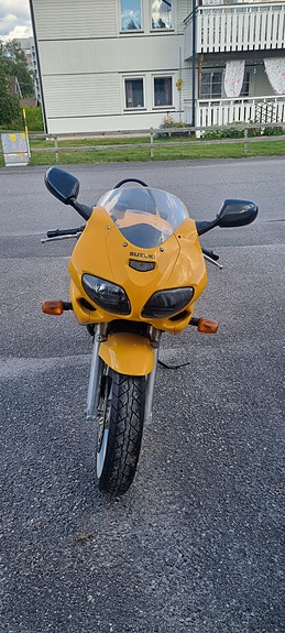 Suzuki SV650 3 of 4