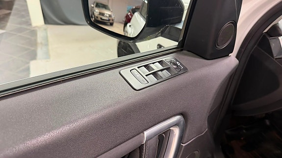 Land Rover Discovery Sport 12 of 16