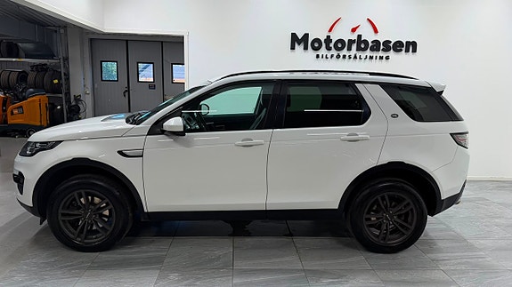 Land Rover Discovery Sport 2 of 16