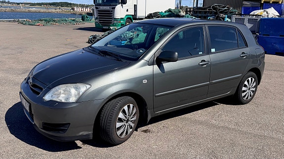Toyota Corolla 2 of 16