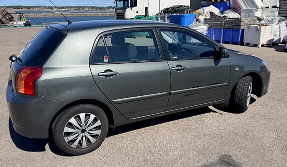 Toyota Corolla 7 of 16