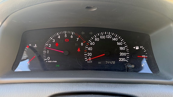 Toyota Corolla 9 of 16
