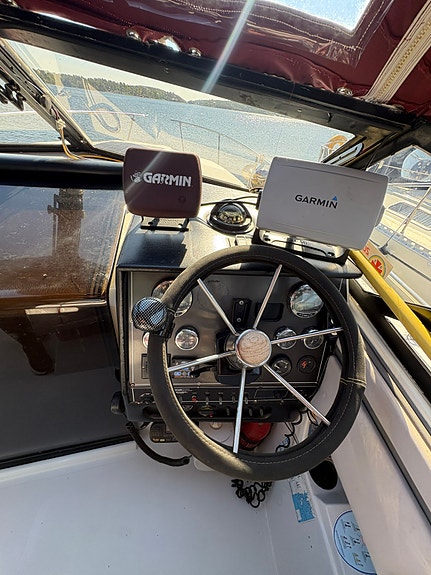 Regal Ambassador 255 XL 5 of 13
