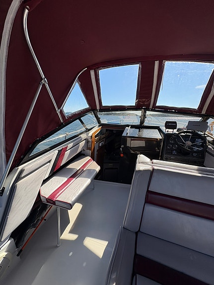 Regal Ambassador 255 XL 6 of 13