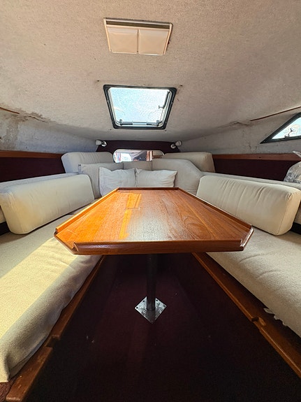 Regal Ambassador 255 XL 8 of 13