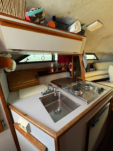 Regal Ambassador 255 XL 7 of 13