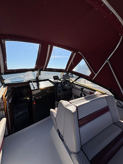 Regal Ambassador 255 XL 4 of 13