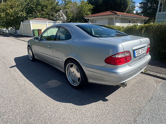 Mercedes-Benz CLK430 3 of 12