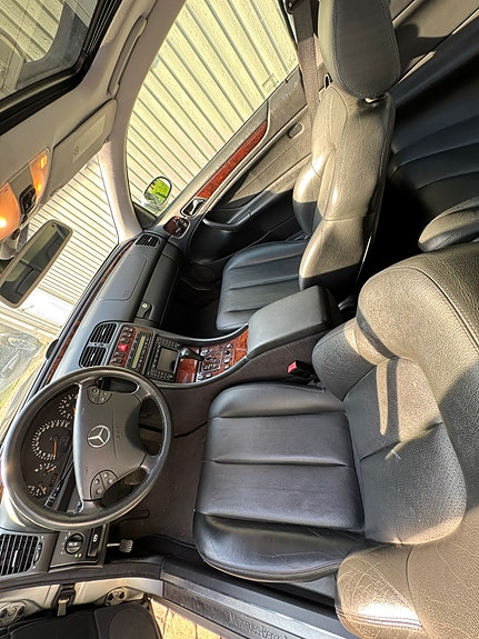 Mercedes-Benz CLK430 12 of 12