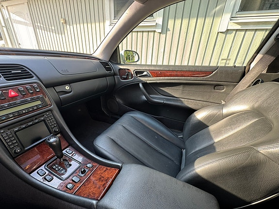 Mercedes-Benz CLK430 7 of 12