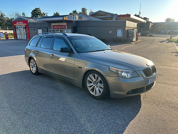 BMW 525i 2 of 4