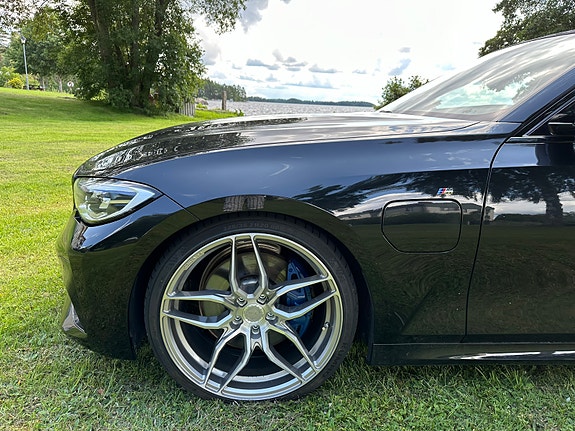 BMW 330e 3 of 11