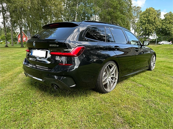 BMW 330e 7 of 11