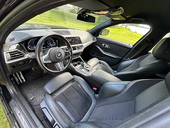 BMW 330e 9 of 11