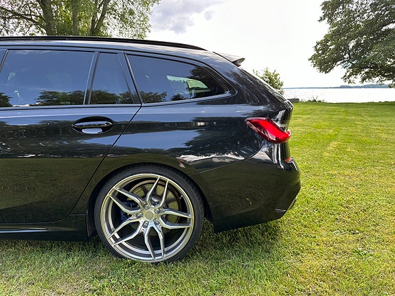 BMW 330e 8 of 11